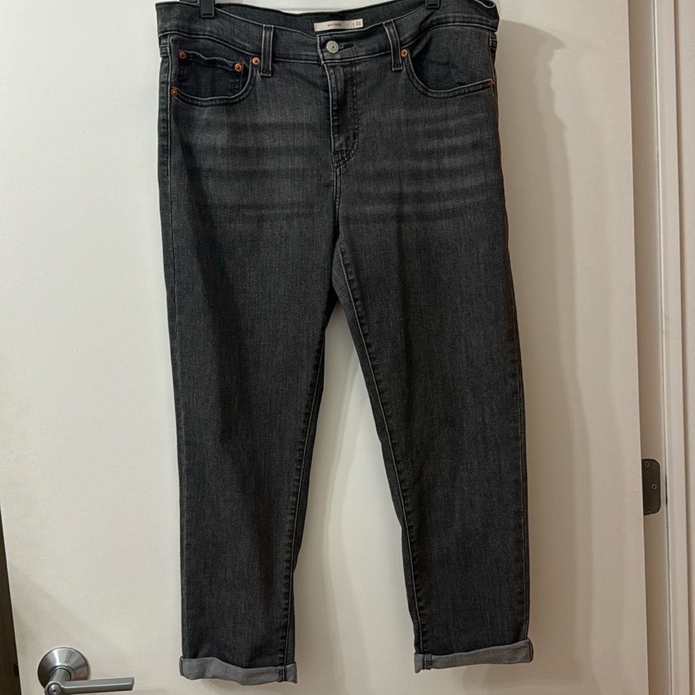 Levi’s Cropped Boyfriend Jeans